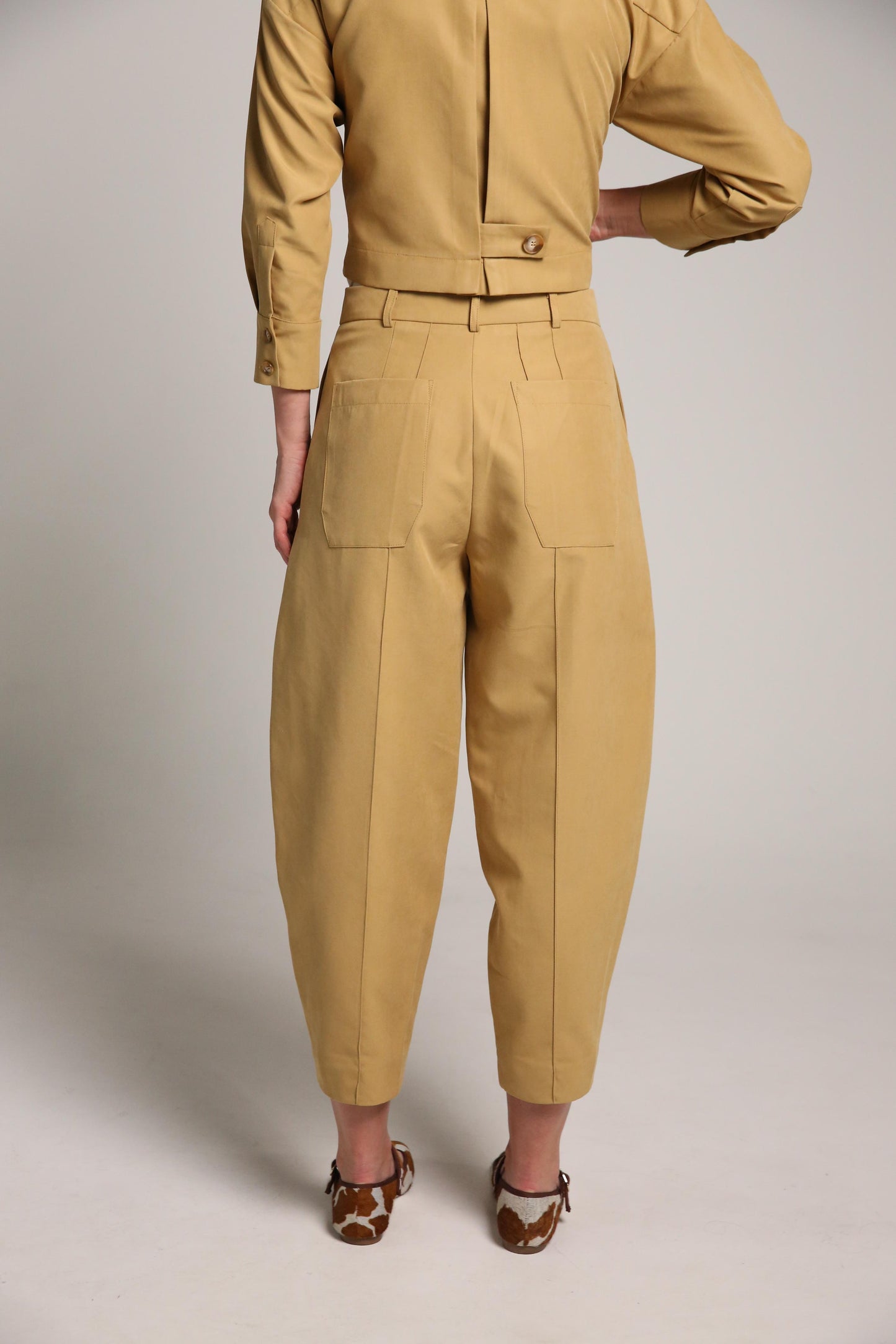Calça barril