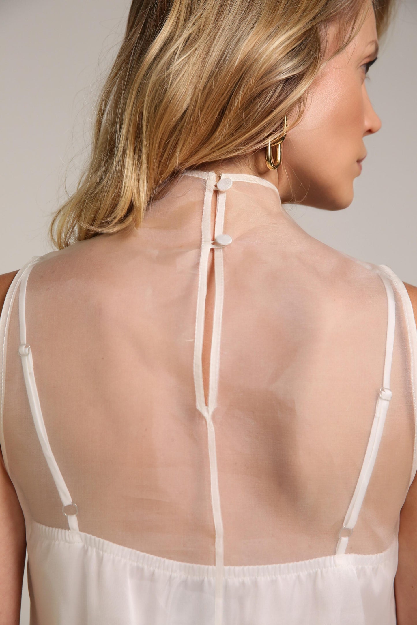 Blusa em organza de seda branca e pura