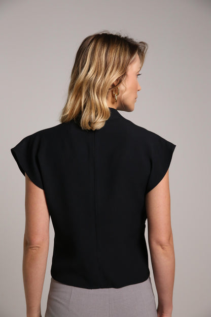 Blusa nó em crepe preto